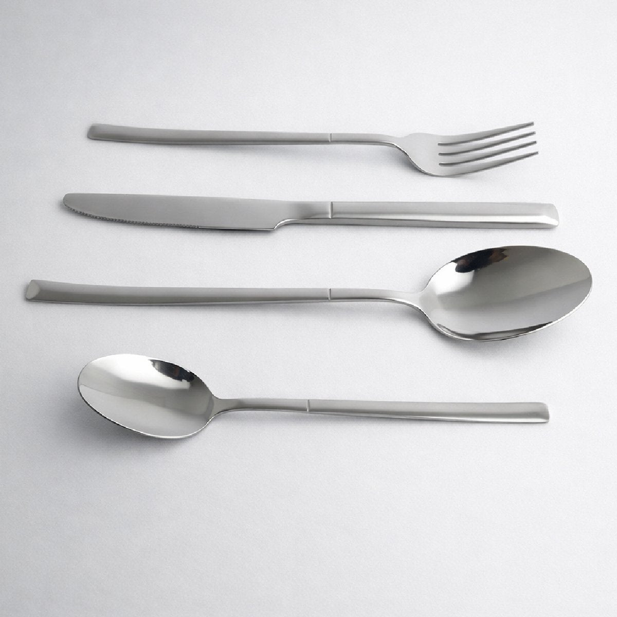 4-teiliges Essenzielles Besteckset aus poliertem Edelstahl